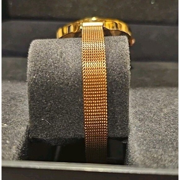 So & Co New York Hardened Mineral Crystal Quartz Women's Watch New Battery - Picture 8 of 9